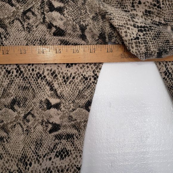 Oscar by Oscar de la Renta 100% Merino Wool Medium V-neck Soft Sweater Top - Picture 5 of 8